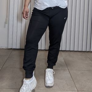 Nike dri-fit  joggers (m)